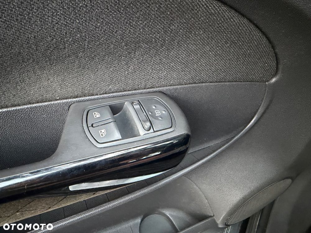 Opel Corsa 1.2 16V Cosmo - 19