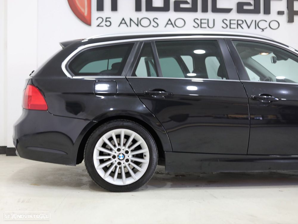 BMW 318 d Line Sport - 37