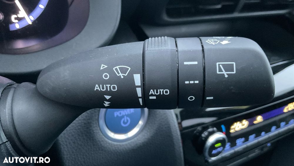 Toyota Yaris Cross 1.5 VVT-i HSD 130 4x4 HEV Exclusive - 34