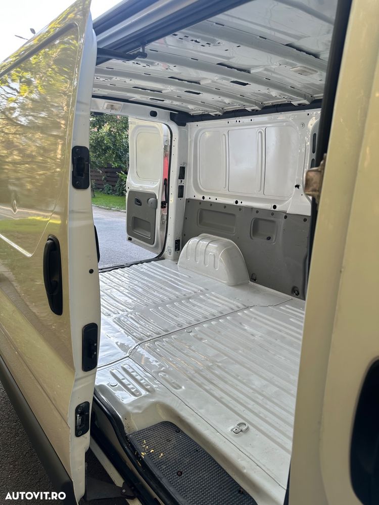 Renault Trafic - 8