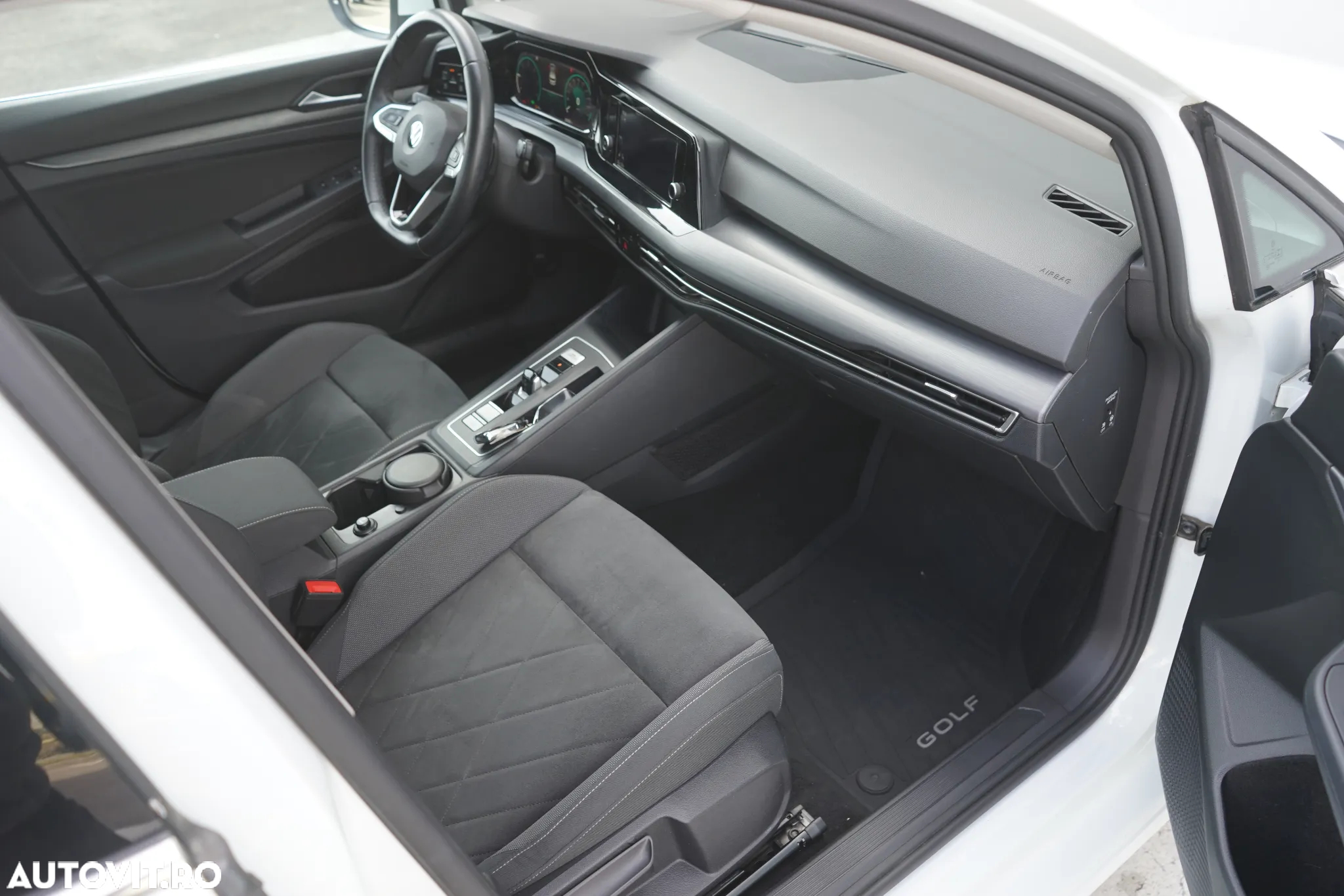 Volkswagen Golf 2.0 TDI DSG Style - 24