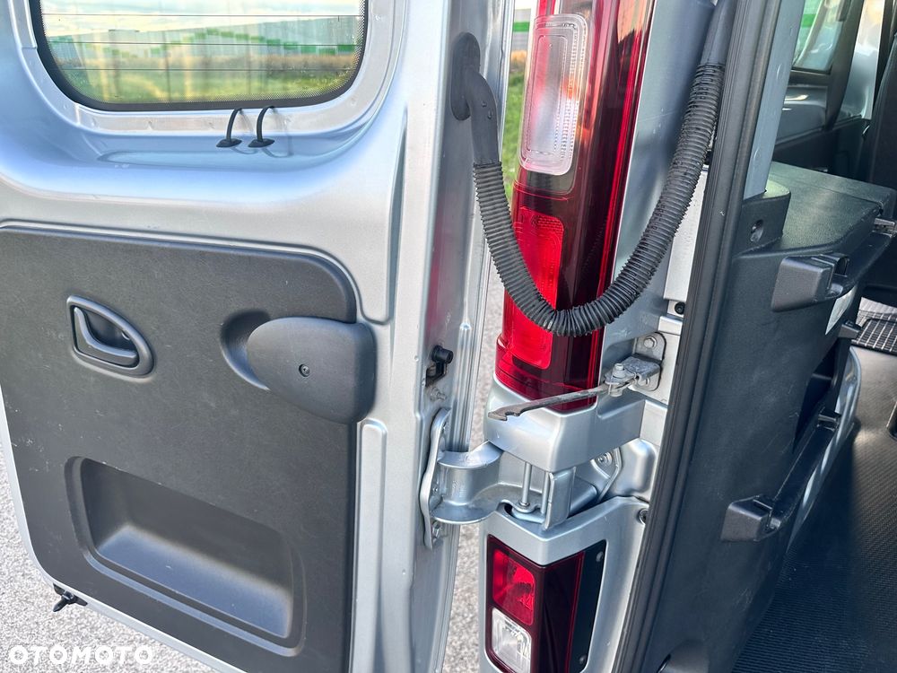 Renault Trafic - 16