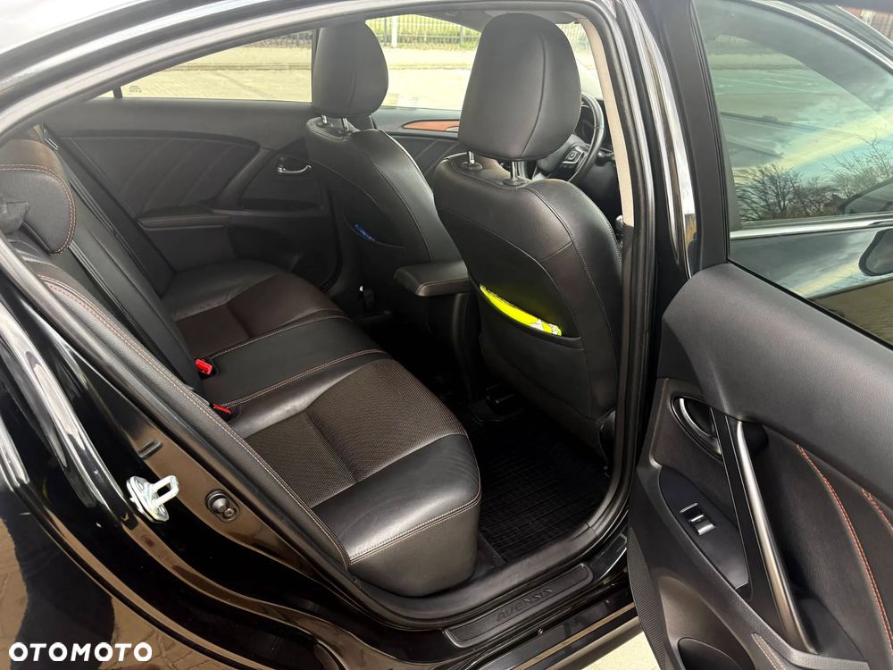 Toyota Avensis 1.8 Premium - 12