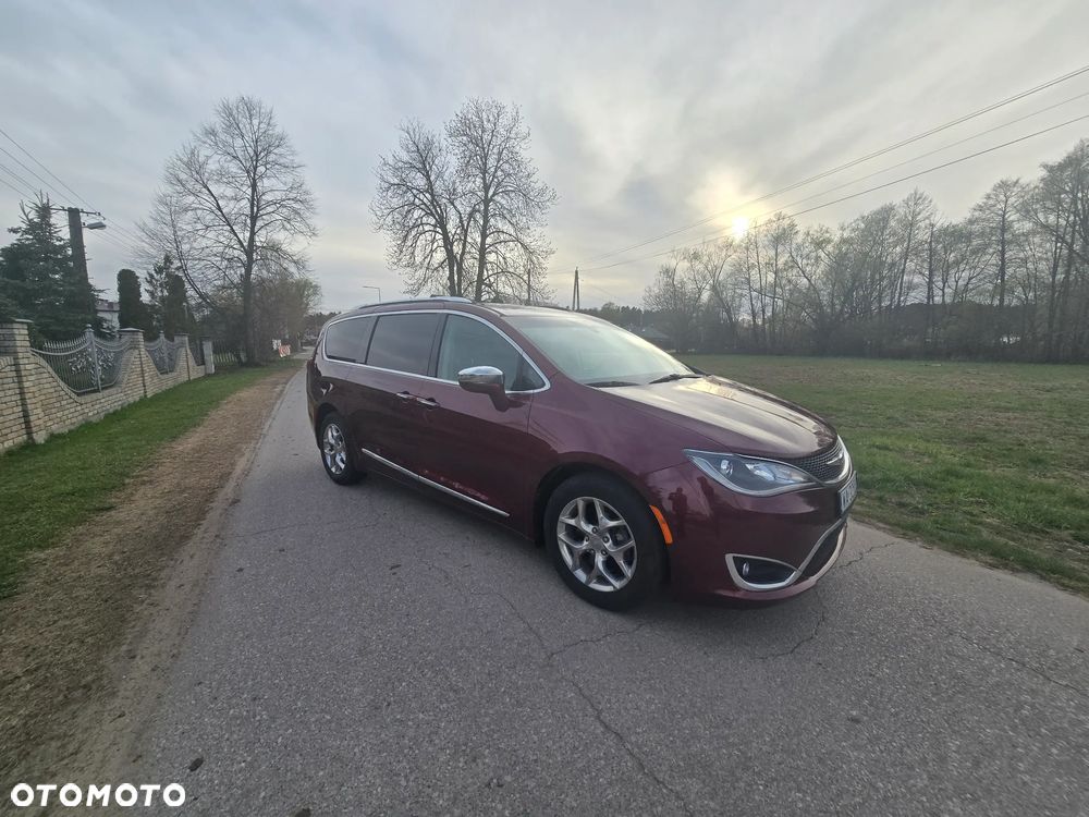 Chrysler Pacifica - 7