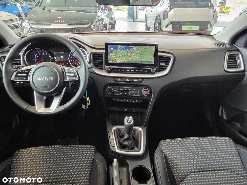 Kia XCeed - 25
