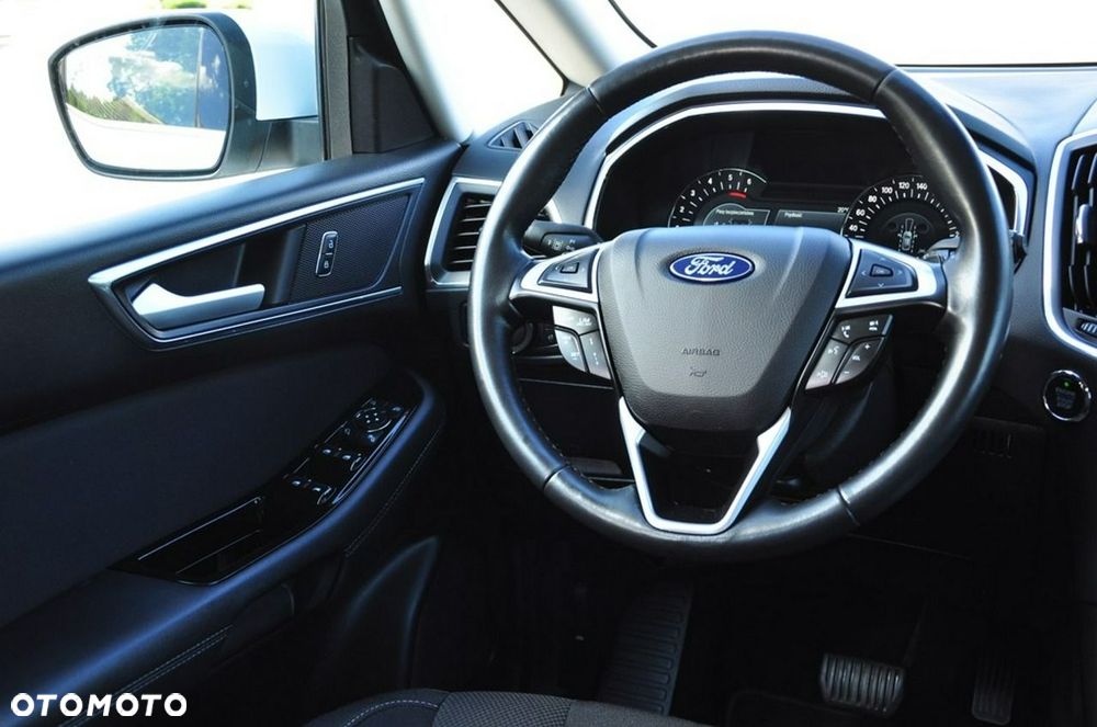 Ford S-Max - 32