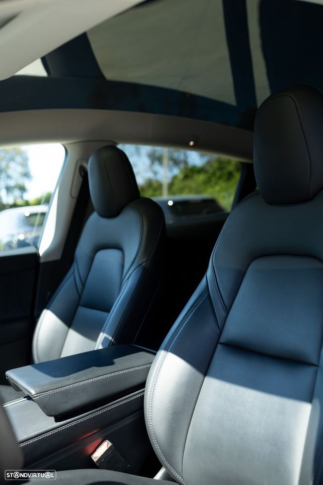 Tesla Model Y Long Range Dual Motor AWD - 18