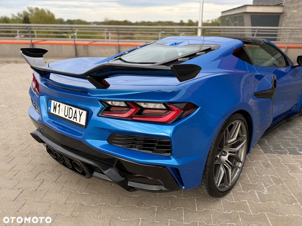 Chevrolet Corvette - 23