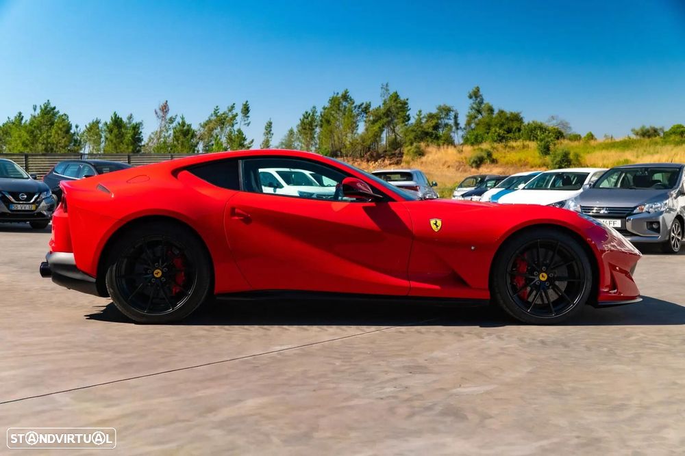 Ferrari 812 Superfast 6.5 V12 - 12