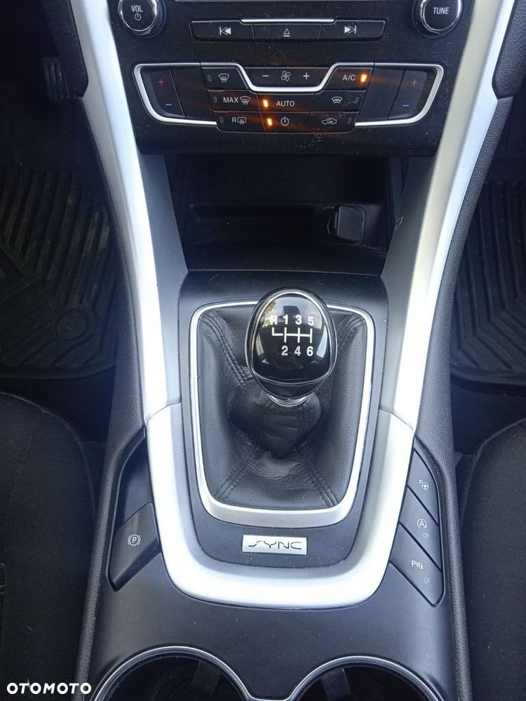 Ford Mondeo 1.5 EcoBoost Gold X (Trend) - 27