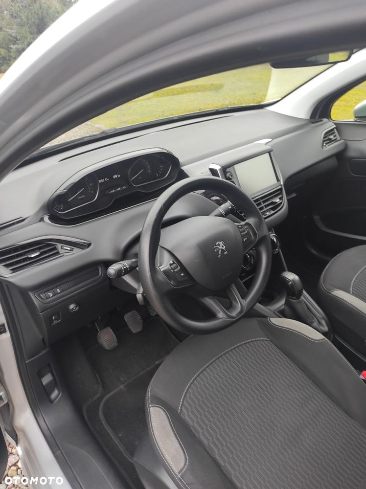 Peugeot 208 1.2 PureTech Style - 6