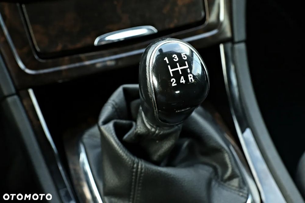 Ford Mondeo 2.0 Ghia - 28