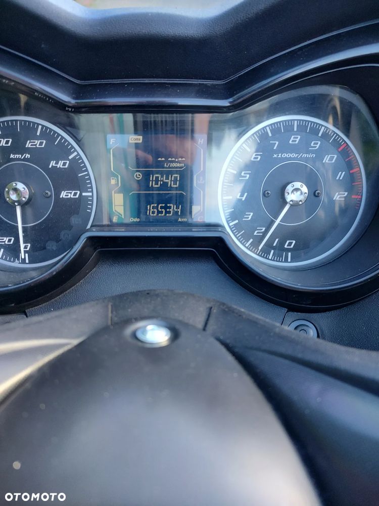 Yamaha X-max - 16