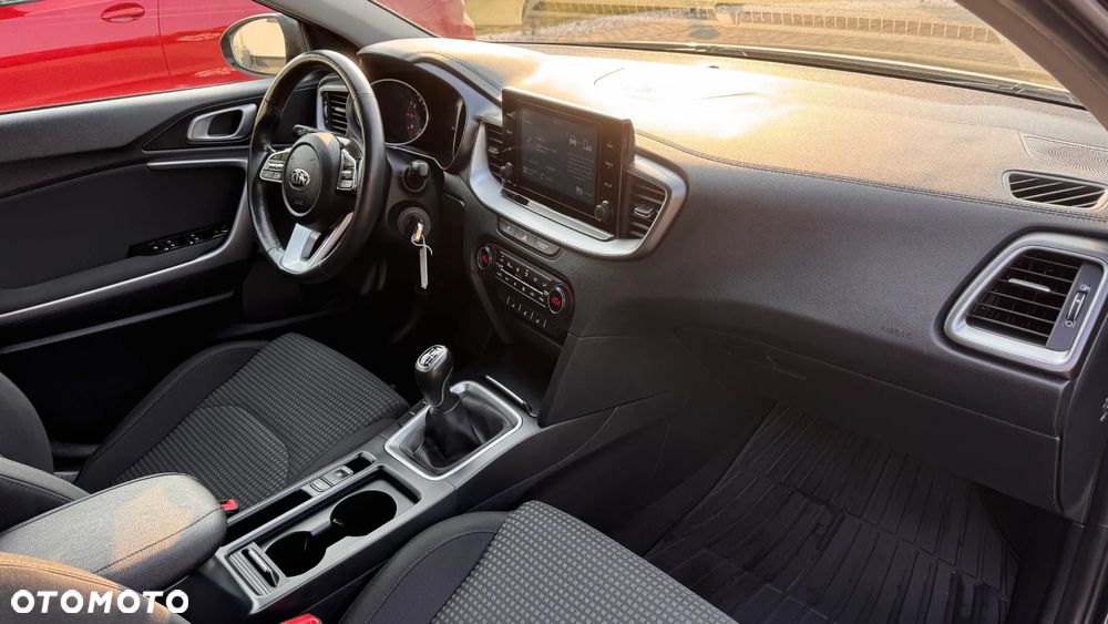 Kia Ceed SW 1.0 T-GDI 100 OPF Attract - 12