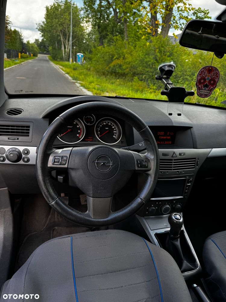Opel Astra 1.4 Essentia - 11