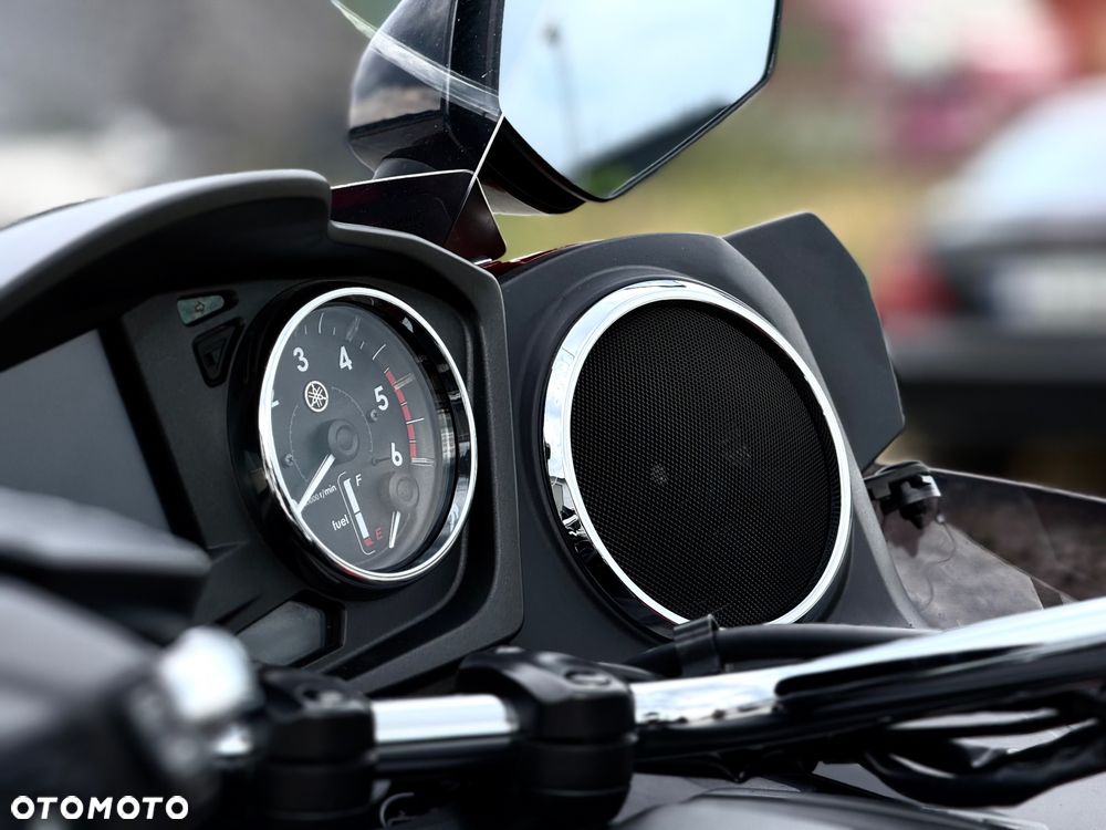 Yamaha Venture - 10