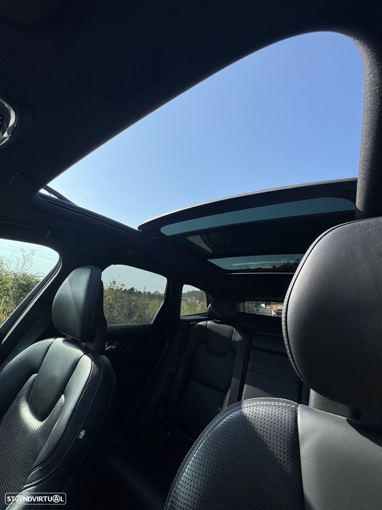 Volvo XC 60 2.0 T8 PHEV R-Design AWD - 42