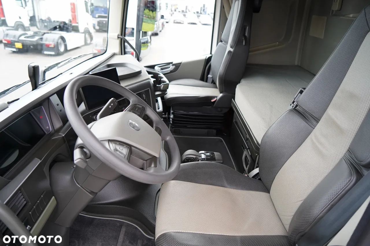 Volvo FH 500 / XXL / 2024 / KLIMA POSTOJOWA / SKÓRY / I-SHIFT / PO KONTRAKCIE SERWISOWYM - 23