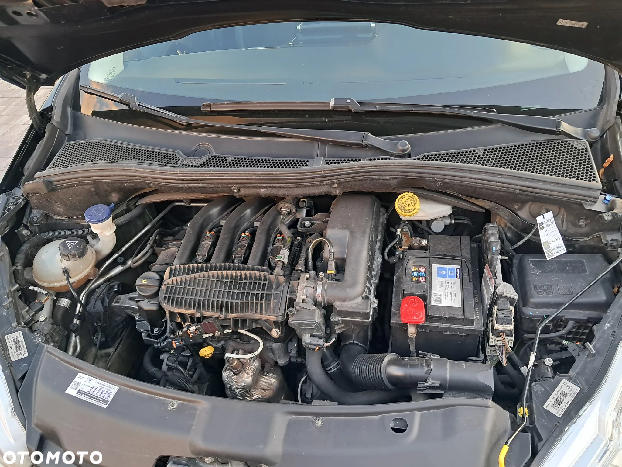 Peugeot 208 1.2 PureTech Allure - 8