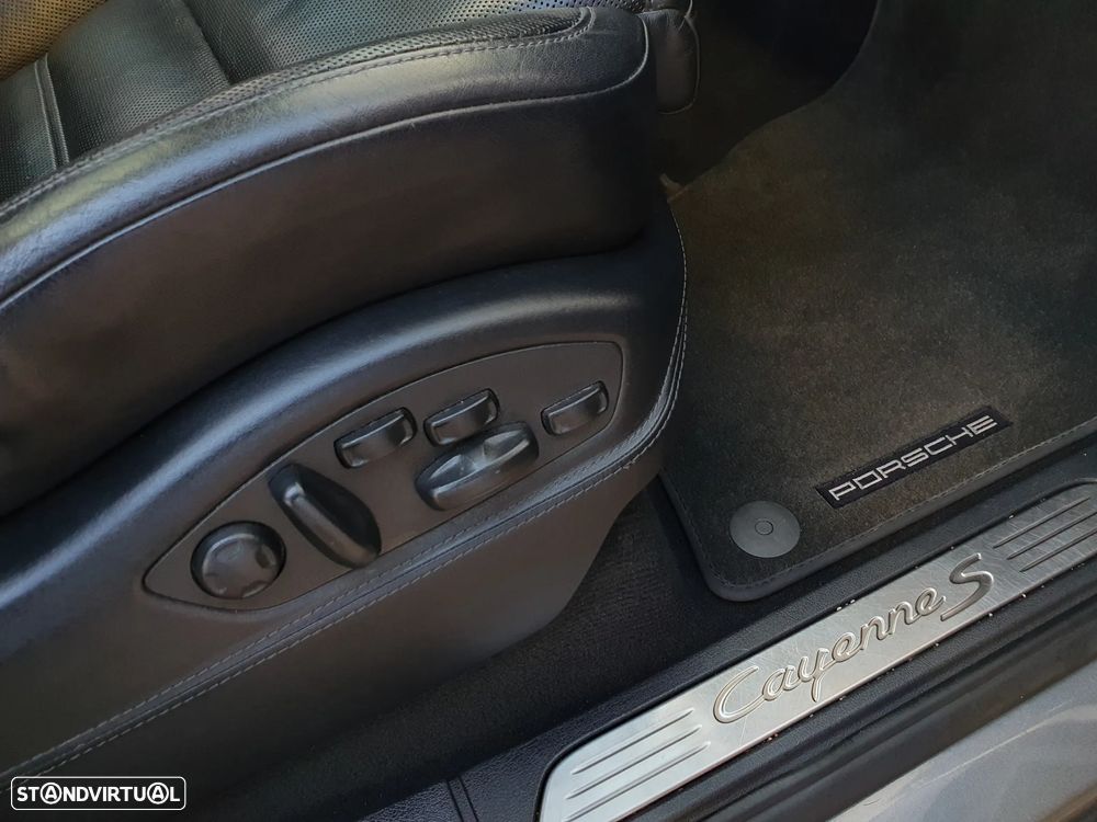 Porsche Cayenne S - 20