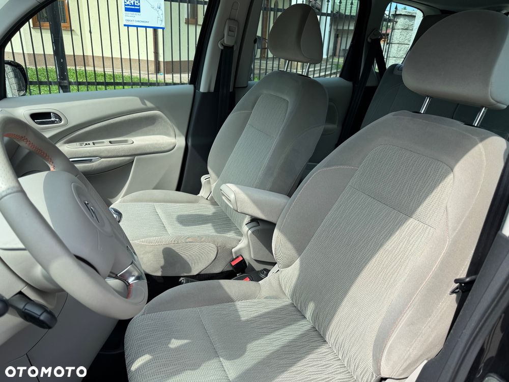 Citroën C3 Picasso 1.6i Exclusive - 19