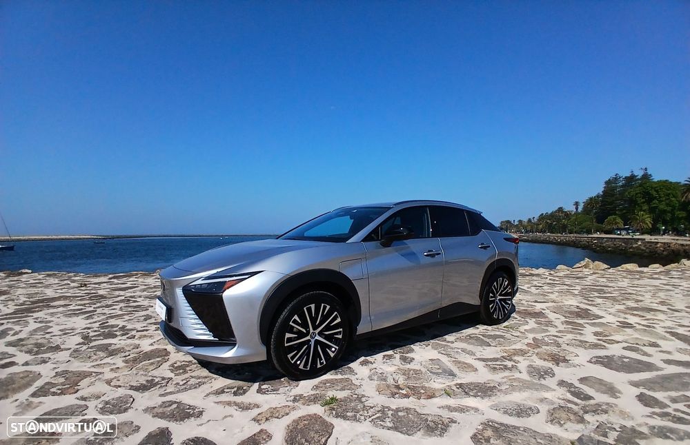 Lexus RZ 300e Premium - 4