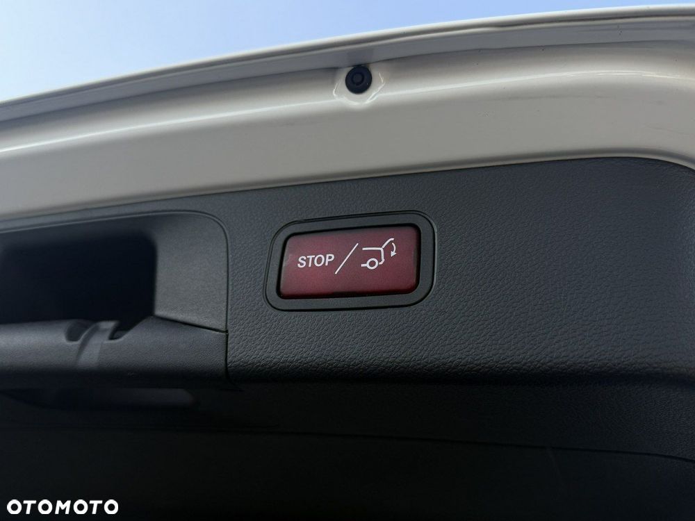 Mercedes-Benz GLC - 36