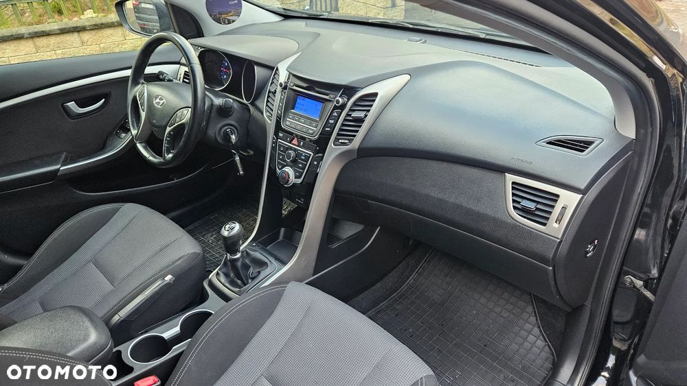 Hyundai i30 blue 1.6 GDI Trend - 22