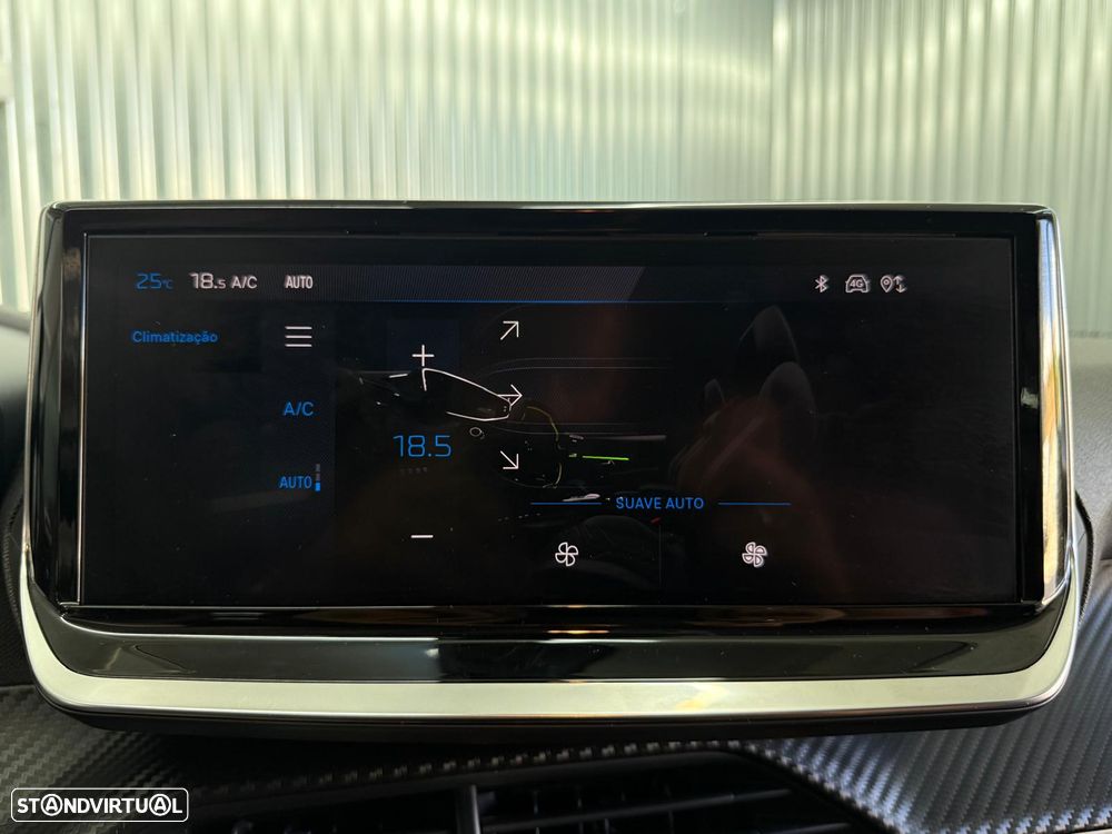Peugeot 208 1.2 Hybrid Allure e-DCS6 - 21