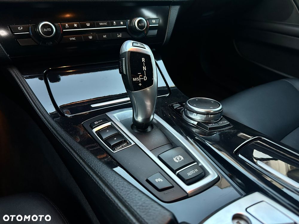 BMW Seria 5 518d Luxury Line - 10
