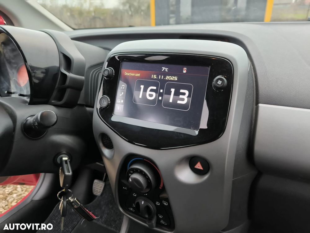 Toyota Aygo 1.0 VVY-I 5 usi X-connect - 12