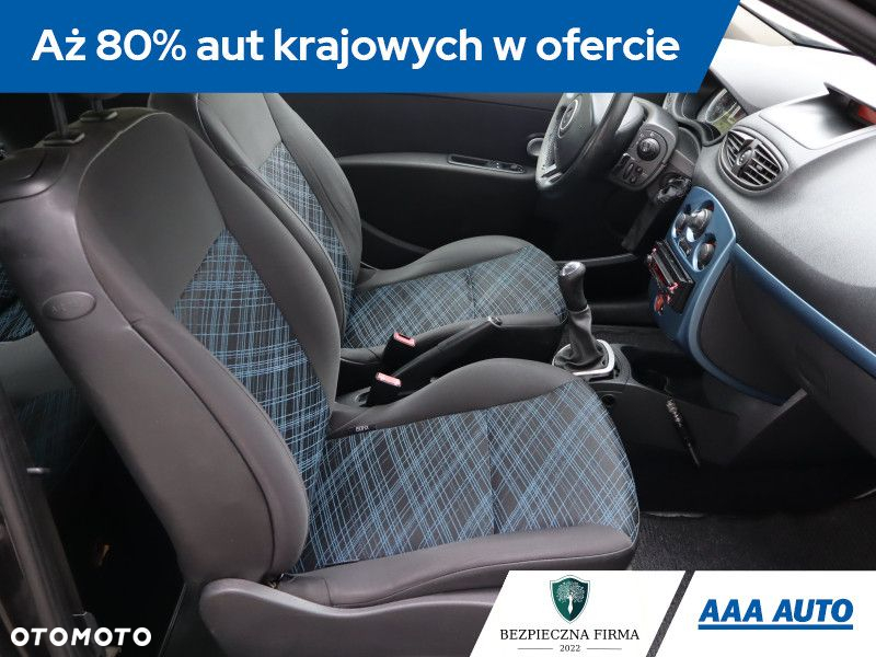 Renault Clio - 10