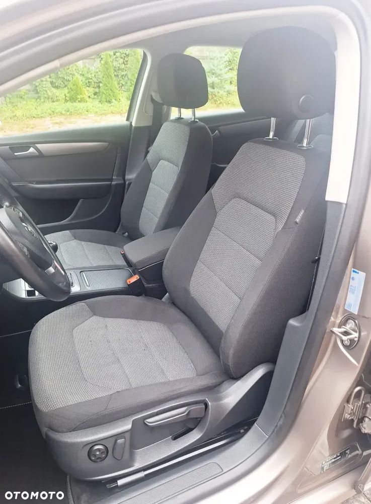 Volkswagen Passat 1.4 TSI BMT Comfortline - 9