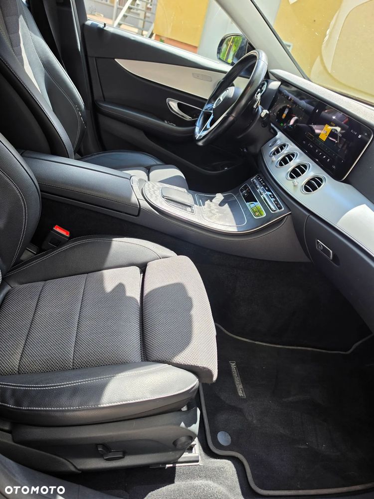 Mercedes-Benz Klasa E 220 d 4-Matic - 12