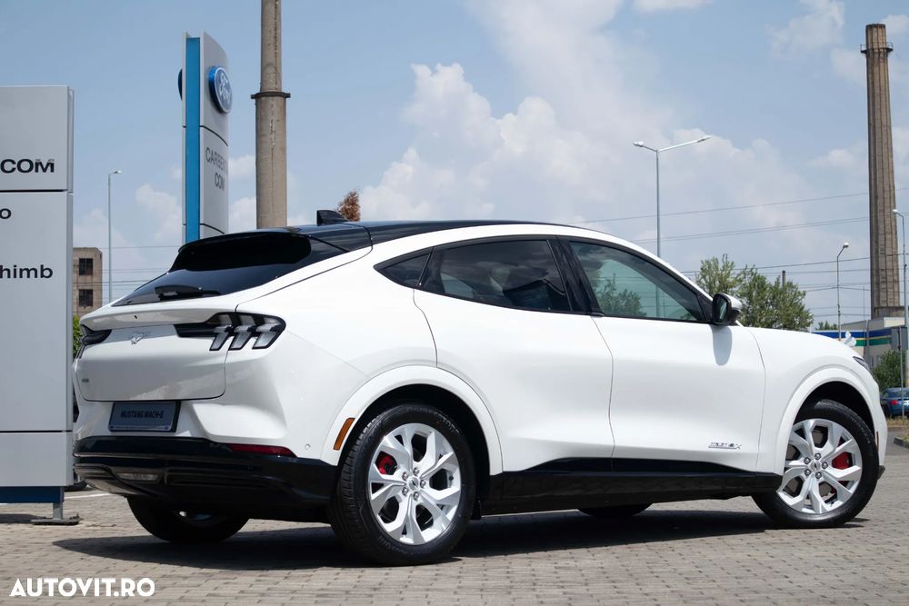 Ford Mustang Mach-E - 7