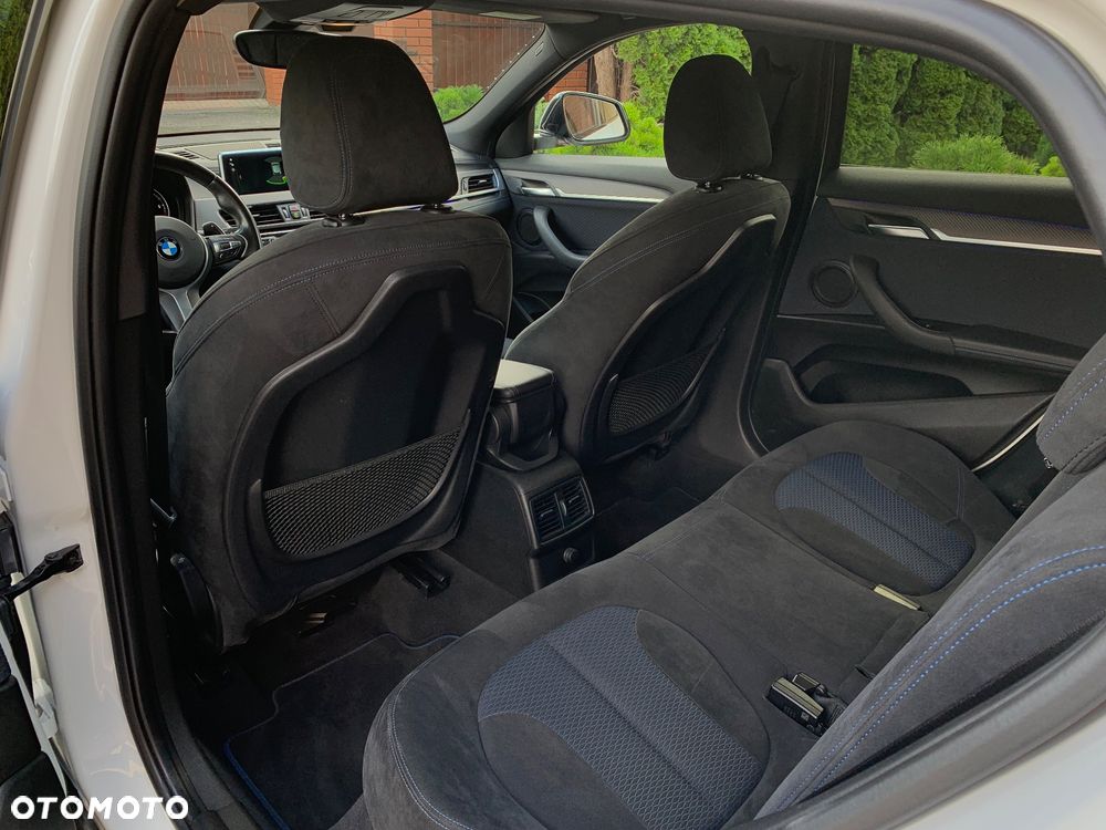 BMW X2 xDrive20d Edition M Mesh - 11