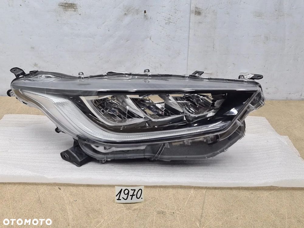 Toyota Yaris 4 IV od 20r lampa prawy prawa przednia przód Full Led - 1