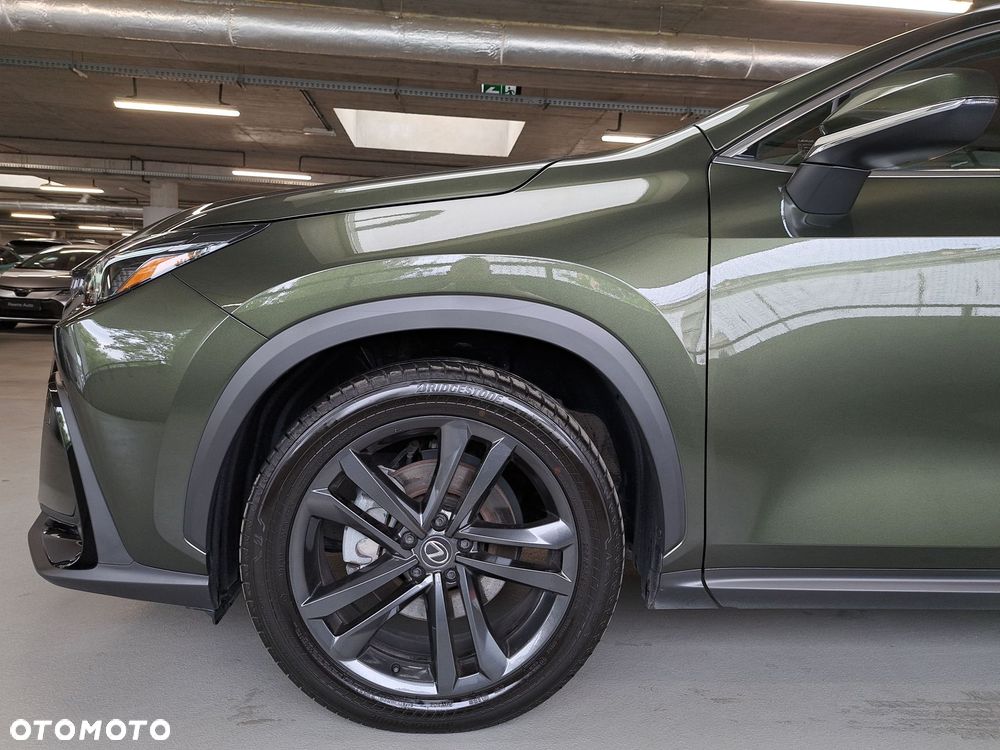 Lexus NX 350h Prestige AWD - 36