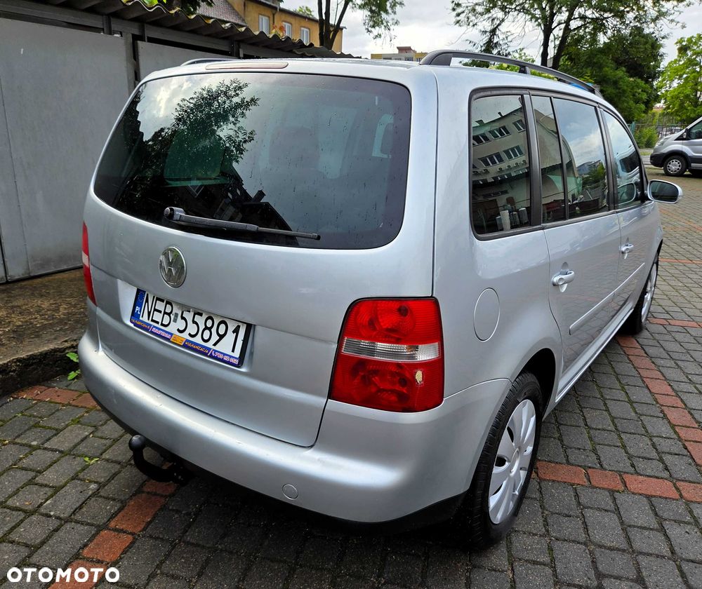 Volkswagen Touran - 5