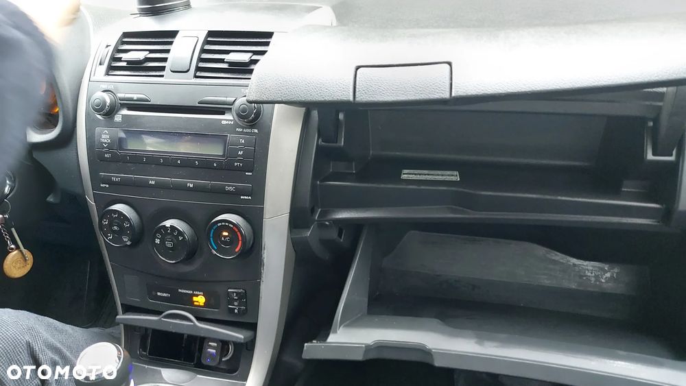 Toyota Corolla 1.6 Luna - 19