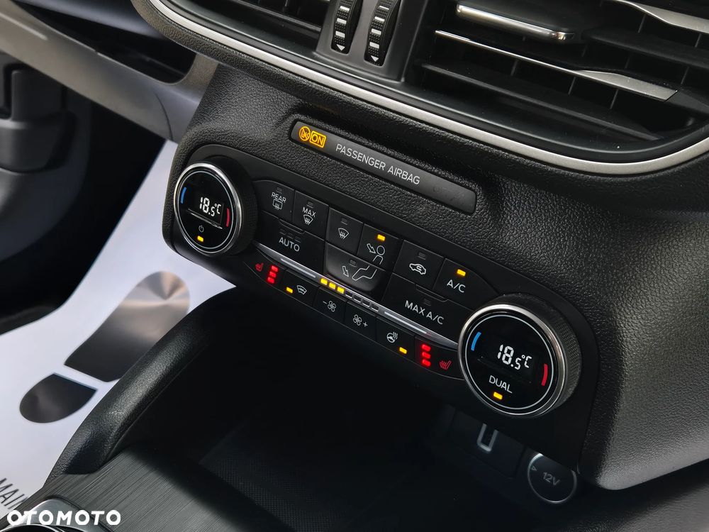 Ford Focus 1.5 EcoBlue Start-Stopp-System TITANIUM DESIGN - 31
