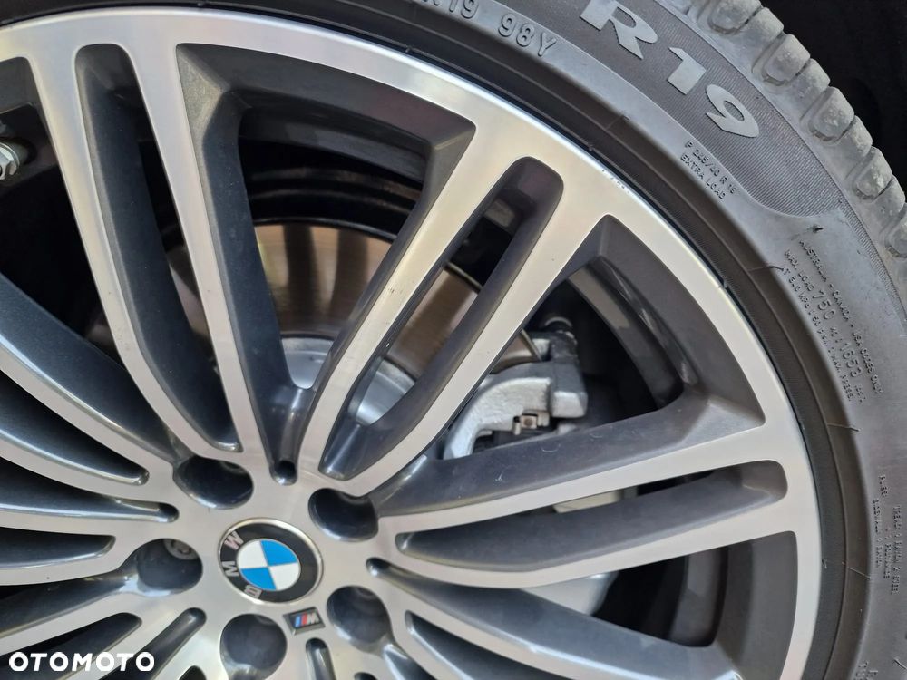 BMW Seria 5 520d xDrive - 16
