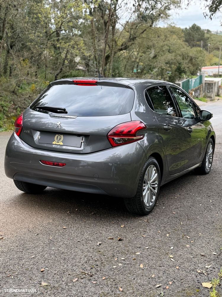 Peugeot 208 1.2 VTi Allure Auto - 6