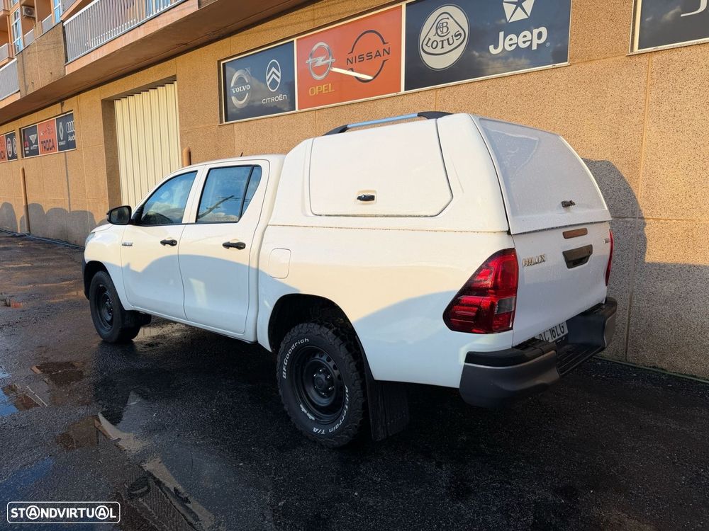 Toyota Hilux 2.4 D-4D 4WD CD Premium Edition - 6