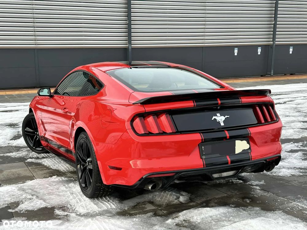 Ford Mustang - 4