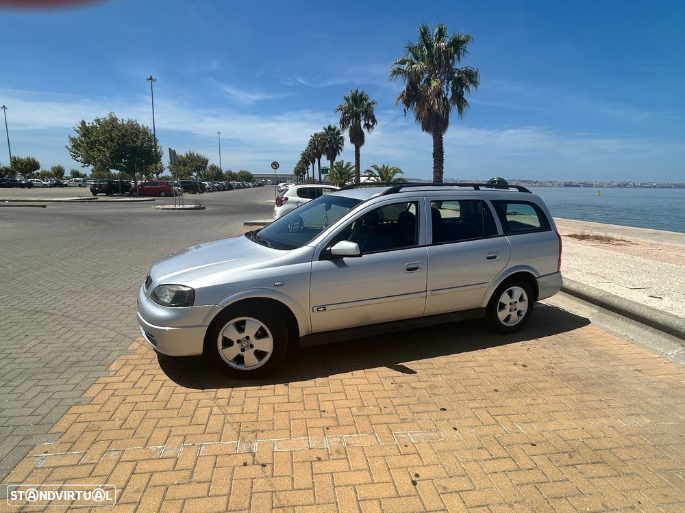 Opel Astra Caravan 1.4 Selection — fotografia 16