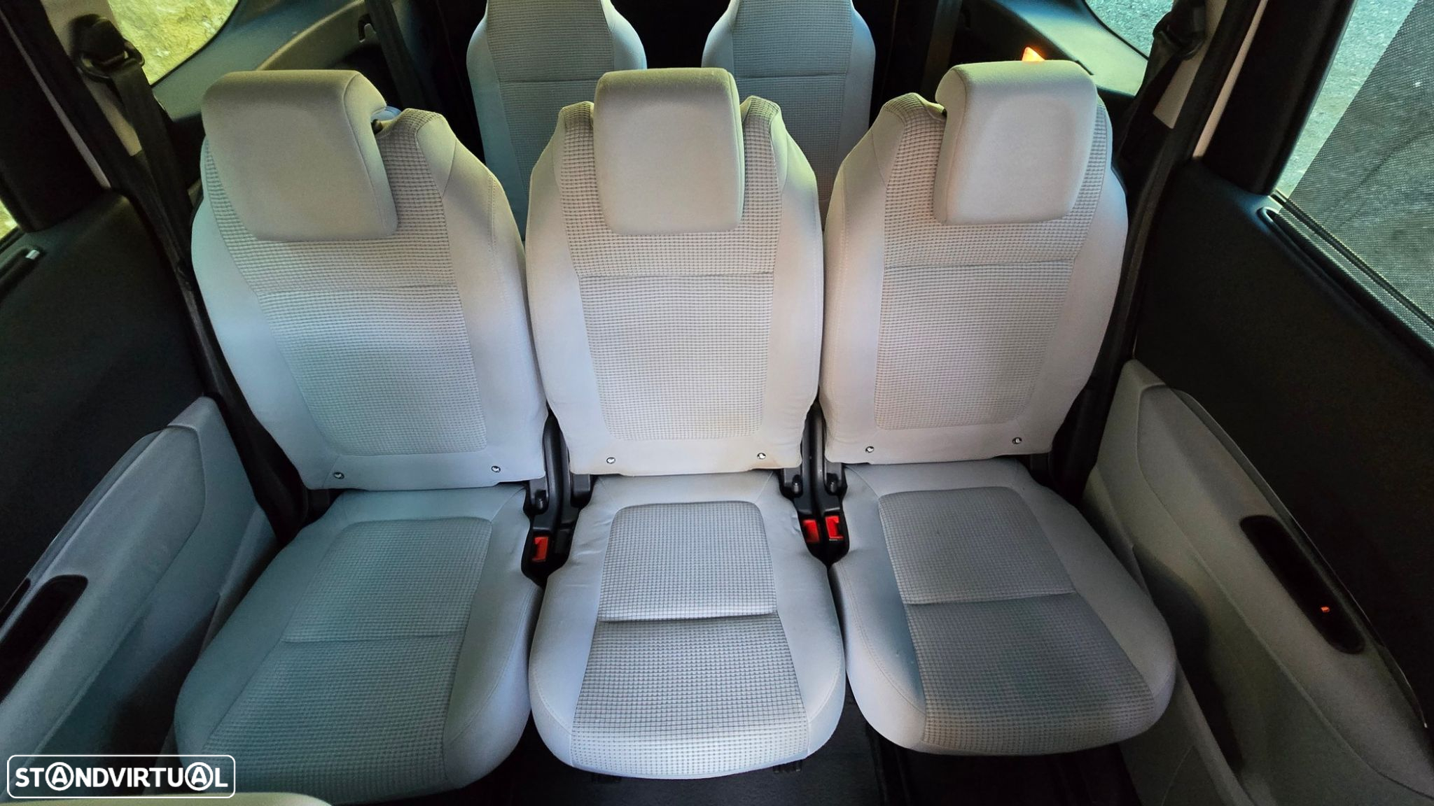 Peugeot 5008 1.6 HDi Executive JLL17 - 31
