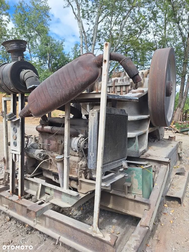 Inny Makrum 4015 - 4