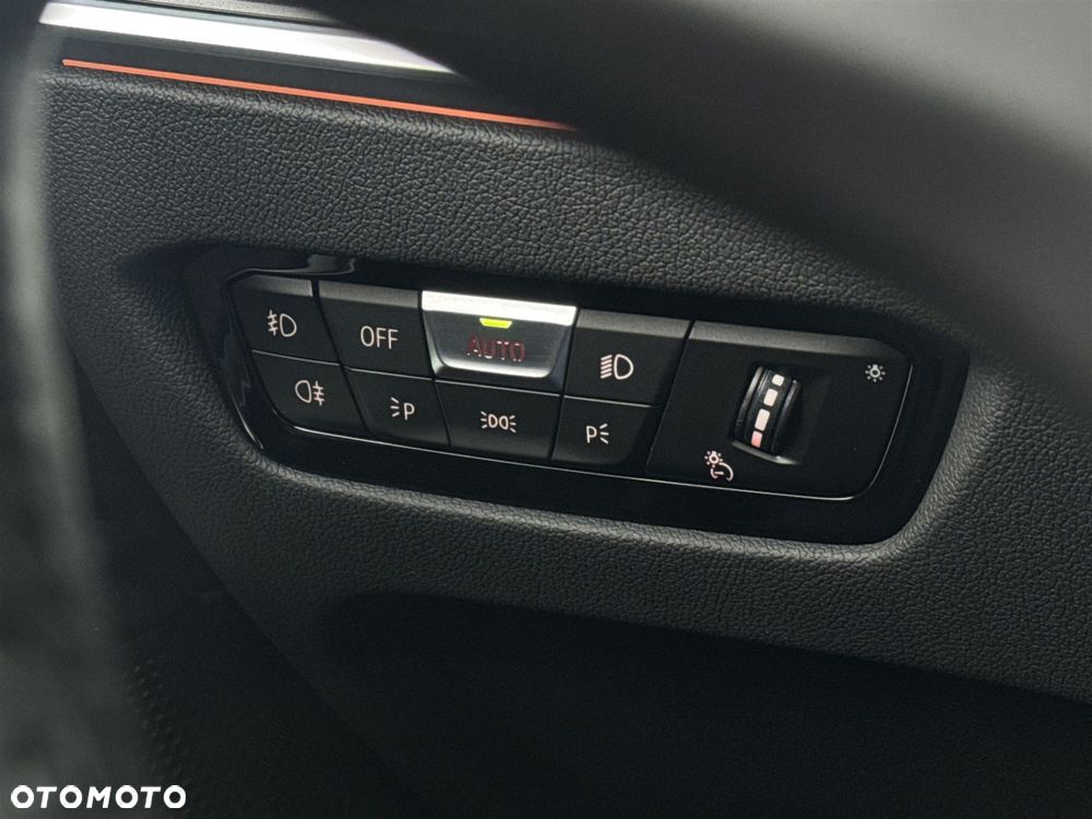 BMW Seria 3 320d xDrive - 10