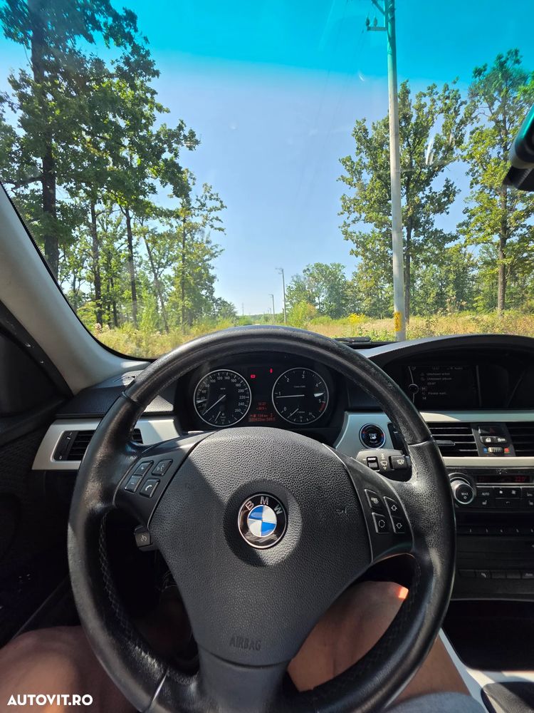 BMW Seria 3 320d - 10